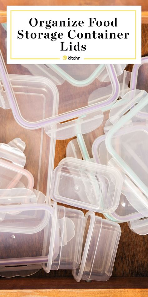 Have food storage containers and their miscellaneous lids lying around? Here are three of the most brilliant ways to take organize the many food storage container lids. Organize Food Storage, Tidy Wardrobe, Organize Plastic Containers, Craft Storage Closet, Tupperware Organizing, Craft Storage Containers, Craft Storage Solutions, Craft Storage Furniture, Food Storage Organization