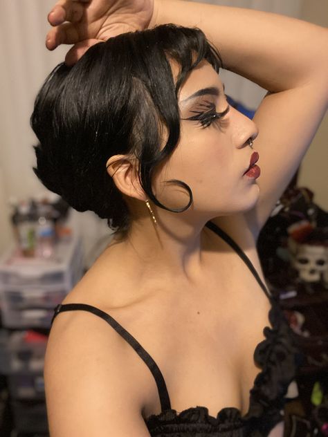 Betty Boop Inspired Hair, Betty Boop Hairstyle Long Hair, Betty Boop Couples Costume, Betty Boop Long Hair, Betty Boop Costume Long Hair, Betty Boop Hairstyle, Betty Boop Hair, Halloween Character Ideas, Betty Boop Halloween Costume