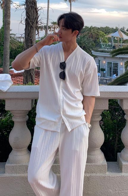 Boyfriend Outfit Men Summer, Summer Outfit Korean Men, Summer Outfits Asian Men, Boyfriend Outfit Men Aesthetic Summer, Asian Men Summer Fashion, Korean Men Summer Fashion, Asian Summer Outfits Men, Summer Fits Guys, Korean Men Outfit Casual Summer