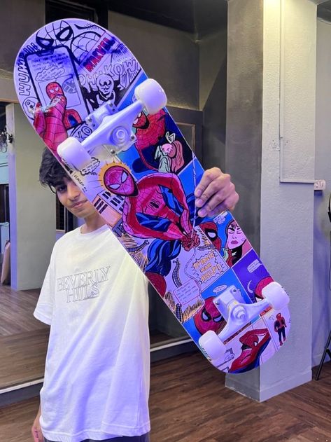 Skateboard Design Spiderman, Spider Man Skateboard, Custom Skateboard Decks Art, Spiderman Skateboard, Skateboards Design, Aesthetic Skateboard, Skateboard Ideas, Custom Skateboard Decks, Spiderman Outfit