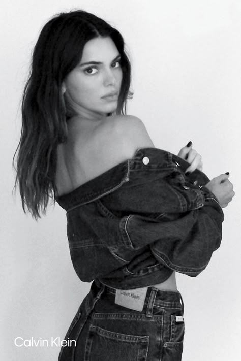 Kendall Jenner Calvin Klein Photoshoot, Calvin Klein Photoshoot Ideas, Kendall Jenner Calvin Klein, Calvin Klein Kendall, Calvin Klein Shoot, Kendall Jenner Photoshoot, Kendall Jenner Modeling, Denim Photoshoot, Calvin Klein Models