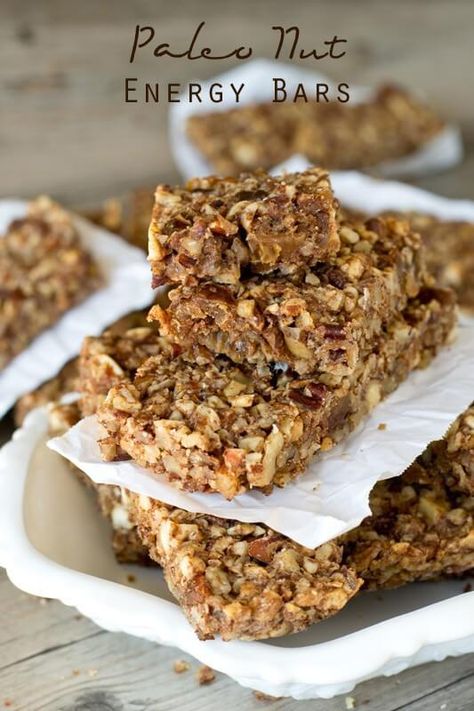 Paleo Nut Energy Bars {Healthy Snack Bar Recipe with Dates} Paleo Nut Bars, Healthy Snack Bar Recipes, Paleo Granola Bars, Paleo Granola Recipe, Snack Bar Recipes, Snack Recipe Ideas, Paleo Recipes Snacks, Paleo Bars, Whole Life Challenge