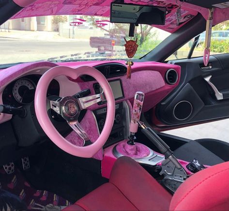 Car Accessories Aesthetic, Cars Tattoo, Pink Car Accessories, Car Decorations Interior, Hello Kitty Car, Tattoo Car, Girly Car Accessories, Aesthetic Cars, Car Deco