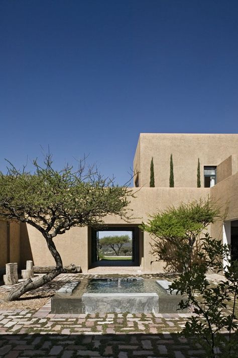 Mexican Courtyard, Style Hacienda, Mediterranean Exterior, House Mediterranean, Mexico House, Garden Design Layout, Mediterranean Home Decor, Spanish Style Homes, Hacienda Style