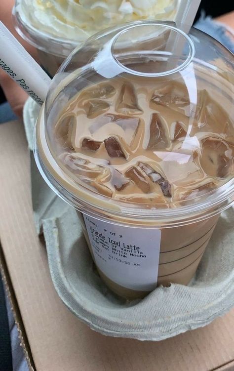 CRAVE on Twitter: "Iced ❤️… " Iced Latte Starbucks, Mocha Drink, Korean Cafe, Coffee Mocha, Coffee Shop Aesthetic, Coffee Obsession, Pretty Drinks, Think Food, Coffee Aesthetic