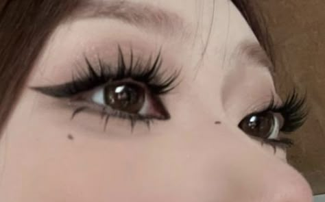 Gyaru Eyelashes, Dark Gyaru, Gyaru Y2k, Gyaru Makeup, Cute Eye Makeup, Doll Eye Makeup, Face Art Makeup, Swag Makeup, Ethereal Makeup