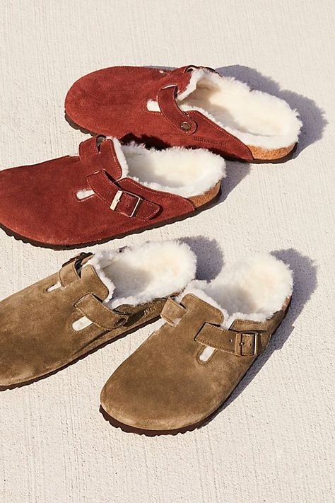 Cozy Birkenstock ... Boston Slippers Outfit, Fuzzy Boston Birkenstock Outfit, Fluffy Boston Birks, Berkinstock Boston, Birkenstock Boston Shearling Outfit, Birkenstock Slides, Boston Clogs Shearling, Shearling Birkenstock Outfit, Birkenstock Shearling Boston Clog