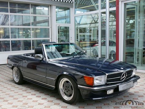 Mercedes-Benz 560 SL 6.0 AMG Convertible - Auto Salon Singen Mercedes 350, Mercedes Slc, Car Convertible, Mercedes W126, Mercedes Sl, Mercedes Maybach, Mercedes Benz Classic, Mercedes Car, Unique Cars