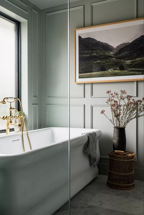 30 Best Green Bathroom Ideas for a Calming Dose of Nature-Inspired Color Neutral Bathroom Paint, Neutral Bathroom Paint Colors, Architect Inspiration, Decorators White Benjamin Moore, What Is Interior Design, All White Bathroom, Zen Bathroom, Neutral Bathroom, Bathroom Paint