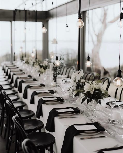 Black White Gala Decorations, Elegant Black Table Decor, Black And White Wedding Linens, Black And White Tie Party, Wedding Black Napkins, Black Runner Wedding, Black Napkins Wedding Place Settings, White Table Cloth Black Napkins Wedding, Black And White Tent Wedding