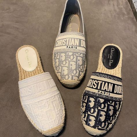 Dior Espadrilles Outfit, Dior Espadrilles, Designer Espadrilles, Christian Dior Shoes, Crocs Boots, Shoes Aesthetic, Espadrilles Shoes, Fashion Shoes Flats, Fashion Slippers