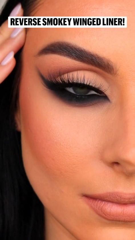 Smokey Cat Eye Makeup, Metdaan Makeup, Makeup Yeux, Eye Makeup Smokey, Smokey Cat Eye, Makeup Smokey, Bridal Eye Makeup, Cut Crease Makeup, Horror Makeup