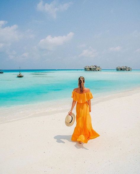 Maldives Outfit, Outfit Ideas Beach, Honeymoon Photography, Maldives Vacation, Honeymoon Dress, Maldives Holidays, Maldives Honeymoon, Maldives Beach, Beach White Dress