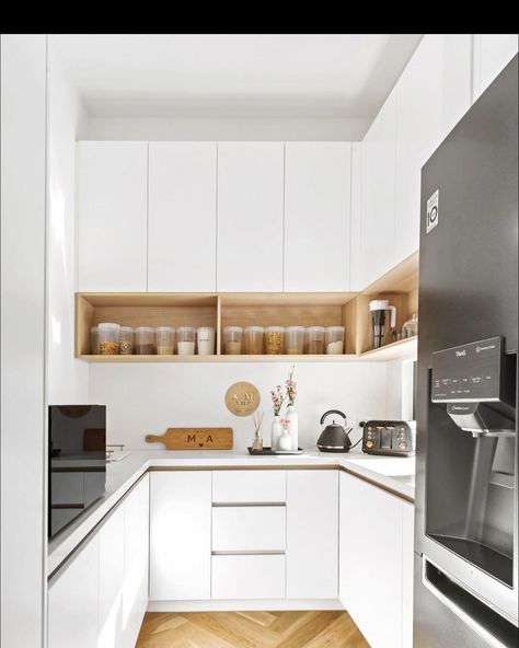 AMP BUILDING GROUP on Instagram: “Walk in pantry, all push close cabinetry & finger pull.” Kitchen Ideas Closed, Closed Kitchen, Small Kitchen Ideas, Mid Century Modern Kitchen, Finger Pull, Walk In Pantry, Kitchen Cabinet, Small Kitchen, Modern Kitchen