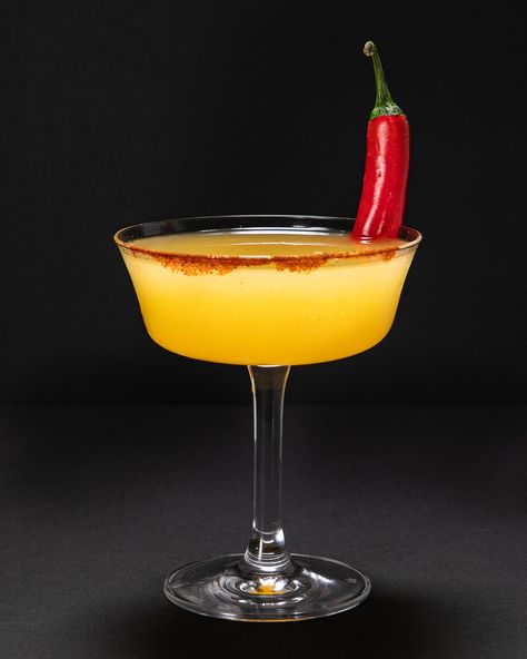 Chili Margarita, Mango Chili, Touch Of Spice, Chili Mango, Frozen Mango, Margarita Cocktail, Cocktail Club, Mango Juice, Cocktail Drinks Recipes