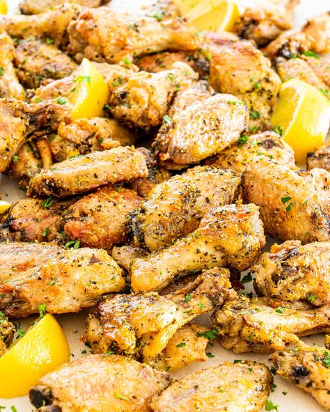 Lemon Peper Wings, Lemon Pepper Chicken Wings Recipe, Wings Recipe Baked, Lemon Pepper Chicken Wings, Wing Sauce Recipes, Lemon Pepper Wings, Chicken Shawarma Recipe, Chicken Wing Sauces, Shawarma Recipe