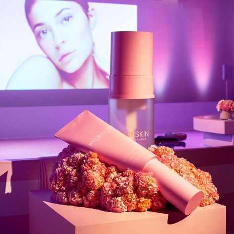 We are totally obsessed with the @kylieskin launch💗🌸💖 . The amazing @mindyweiss killed it again with this girly pink theme that was a… Beauty Launch Event, Launch Event Ideas, Salon Openings, Sport Hair, Kkw Beauty, Beauty Salon Decor, King Kylie, Pink Themes, Launch Event