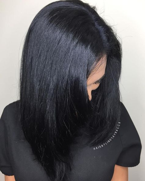 Medium Layered Black Hair Blue Black Hair Dye, Casual Curls, Hair Lights, Blue Black Hair Color, Natural Dark Hair, Blue Black Hair, Black Hair Dye, Black Hair Color, Bright Hair