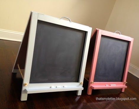 Diy Easel, Chalkboard Easel, Diy Kids Furniture, Bookshelf Plans, Diy Chalkboard, Building Furniture, Friends Diy, Diy Building, Chalkboard Paint