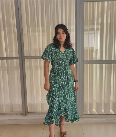 Peasant Aesthetic, Baylage Hair, Simple Frocks, Anastasia Steele, Aesthetic Dress, Darling Dress, Glam Dresses, Casual Style Outfits, Kurti Designs