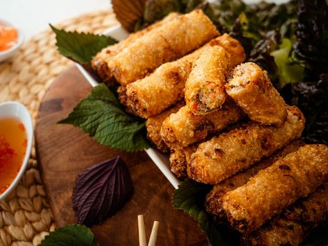 Fried Spring Rolls Rice Paper, Spring Rolls Recipe Rice Paper, Fried Rice Paper Rolls, Deep Fried Rice, Fried Rice Paper, Vietnamese Fried Spring Rolls, Rice Paper Spring Rolls, Vietnamese Egg Rolls, Thai Spring Rolls