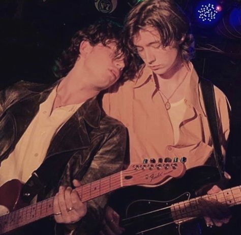 elijah hewson and robert keating of inhaler Person Leaning On Someones Shoulder, Cadence Of Part Time Poets Fanart, Bandmates Aesthetic, Mlm Pose Reference, T4t Couple, Man Playing Guitar, Elijah Hewson, Couple Poses Reference, Human Reference