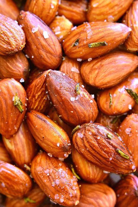 Rosemary Olive Oil Roasted Almonds - so easy to make, and perfect for holiday gifting! Almond Food, Almonds Roasted, Lemon Tree Dwelling, Honey Roasted Almonds, Warm Appetizers, Rosemary Olive Oil, Cinnamon Honey, Homemade Holiday Gifts, Clean Snacks