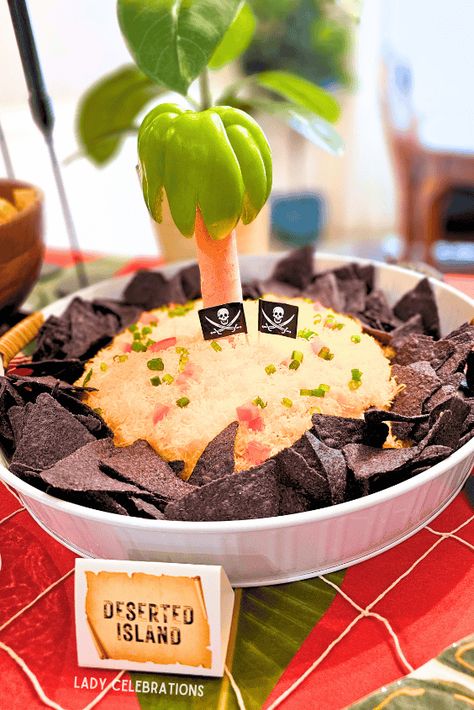 40 Pirate Party Ideas for Kids - Lady Celebrations Two Year Old Pirate Party, Pirate Themed Food Snacks, Pirate Halloween Food, Pirate Party Desserts, Pirate Themed Appetizers, Pirate Birthday Party Food Ideas, Pirate Theme Food Ideas, Pirate Themed Birthday Party Food, Pirate Birthday Food Ideas