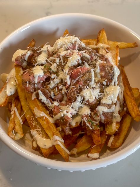 Garlic Parmesan Cheese Steak Loaded Fries with Ranch Recipe Cheesy Steak Fries, Steak Loaded Fries, Loaded Steak Fries, Loaded Fries Ideas, Loaded French Fries, Avocado Wrap Recipes, Loaded Fries Recipe, Creamy Honey Mustard Chicken, Steak Taco Recipe