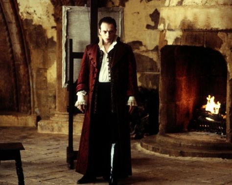 Marius de Romanus the #vampire #QueenofTheDamned Vincent Perez, Anne Rice Vampire Chronicles, Gothic Photography, Queen Of The Damned, The Vampire Chronicles, Vampire Movies, Ghost And Ghouls, Interview With The Vampire, Dark Paradise