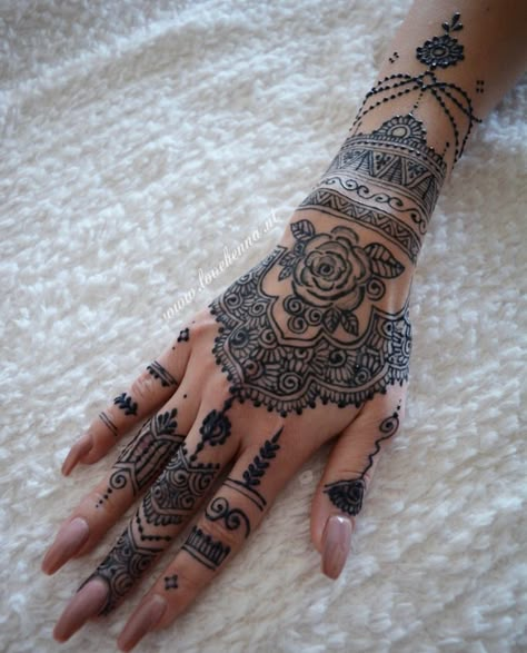 Mehndi Hand Tattoo, Henna Designs 2 Hands, Henna Hands Design, Henna Ideas Full Hand, Mehndi Tatoos Hand Tattoos, Modern Henna Designs Full Hand, Henna Designs Both Hands, Hena Full Hand, Back Of Hand Henna