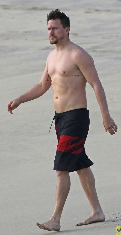 Channing Tatum Model, Channing Tatum Shirtless, Cole Sprouse Hot, Cole Sprouse Funny, Mike Rowe, Riverdale Funny, Hot Male Celebrities, Hottest Male Celebrities, Male Celebrity