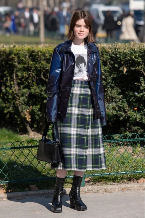 Scottish Skirt Outfit, Tartan Dress Outfit, Tartan Skirt Outfit, Casual Outfit For Women, Scottish Skirt, Tartan Midi Skirt, Plaid Print Skirt, Plaid Skirt Outfit, Kilt Outfits