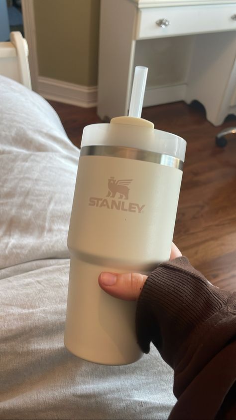 Stanley Coffee Cup, Stanley Cup Mini, Mini Stanley Cup, Mini Stanley, Stanley Products, Trendy Water Bottles, School Bag Essentials, Stanley Cups, Elevate Your Life