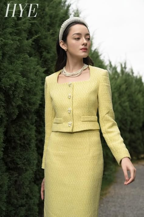 Yellow Tweed Dress, Tweed Top Outfit, Sunday Dress Outfit, Tweed Fashion, Cute Maternity Dresses, Elegant Outfit Classy, Elegant Dresses Classy, Classy Dress Outfits, Elegant Dresses For Women