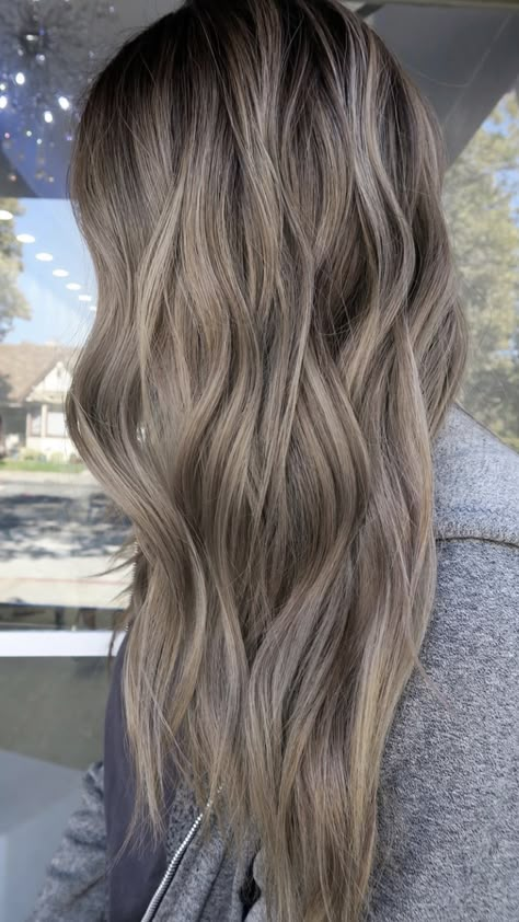 Ah Blonde Hair, Blonde And Mushroom Brown Hair, Blonde To Ashy Brown, Mushroom Brown Blonde Balayage, Fall Hair Cool Tones, Balayage Hair Mushroom Blonde, Light Brown Hair Color Ideas Ashy, Mushroom Brown Blonde Hair, Light Brown With Ashy Highlights