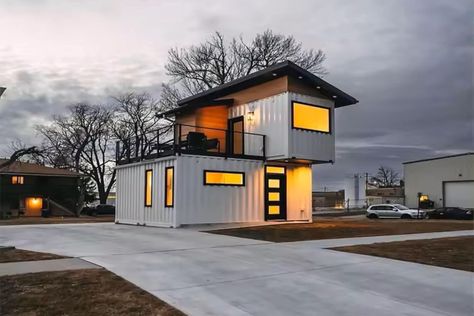 Rooftop Deck House, 2 Story Tiny House, Two Story Tiny House, Deck House, Scandinavian Cabin, Free Bed, Tiny House Luxury, Family Beach Trip, Rooftop Deck