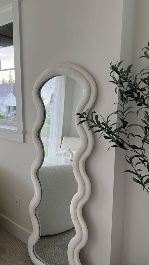 Leaning Against Wall, Arched Floor Mirror, Mirror Standing, Mirror Decor Living Room, Wavy Mirror, Wooden Mirror Frame, Living Room Decor Inspiration, Pinterest Room Decor, Bedroom Mirror