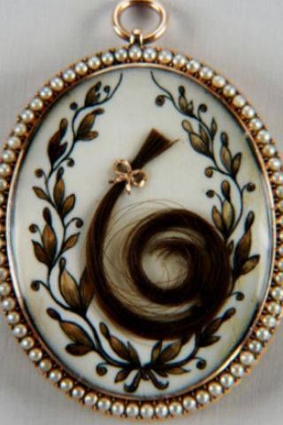 Victorian Hair Locket, Hairwork Jewelry, Hair Locket, Victorian Hair, Necklaces Ideas, Lock Of Hair, Victorian Hairstyles, Georgian Jewelry, Georgian Era