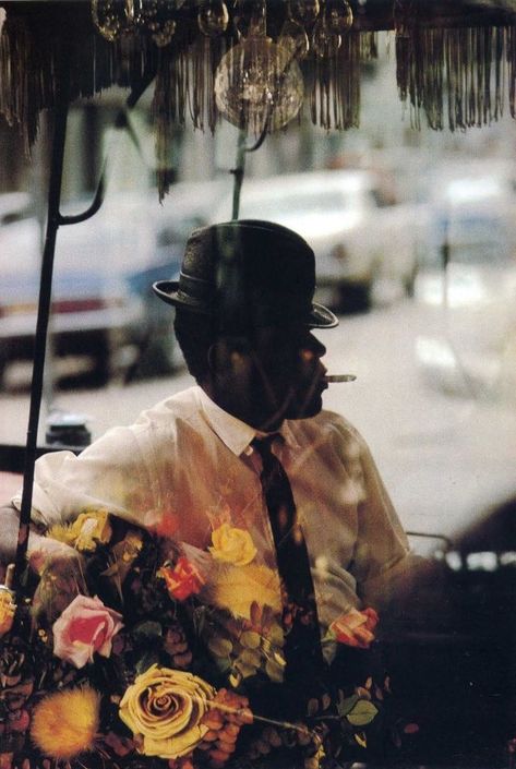 Stunning Color Photography in the 1950s by Saul Leiter ~ Vintage Everyday Texting Photography, Fred Herzog, Painting Colour, Edward Steichen, Saul Leiter, William Eggleston, Paolo Roversi, Robert Doisneau, New York School