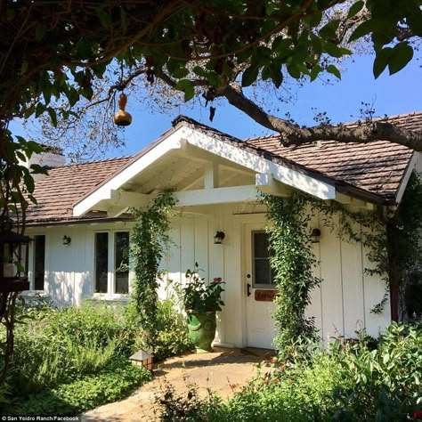 California Ranch Style Homes, Hydrangea Cottage, Ranch Renovation, Montecito California, San Ysidro Ranch, Ranch Remodel, California Ranch, Eclectic Farmhouse, Ranch Exterior