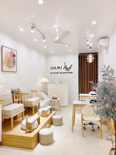 Nails Studio Interior Design, Interior Nail Salon Design, Nail Parlour Interior Design Small Space, Nail Salon Minimalist Interior, Small Nails Shop Interior Design, Contemporary Nail Salon, Boutique Spa Interior, Nails Store Interior Design, Nail Salon Minimalist