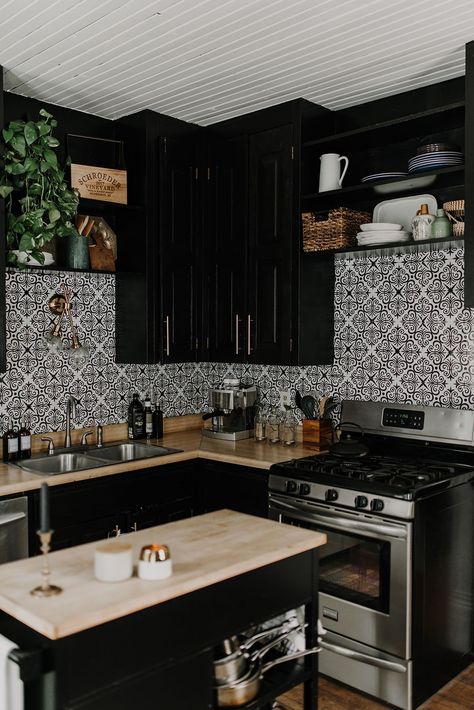 Vintage Victorian House, Nola Style, Moody Kitchen, Budget Kitchen Makeover, Black Kitchen Decor, Black Kitchen Island, Kitchen Refresh, Budget Kitchen, Black Kitchen Cabinets