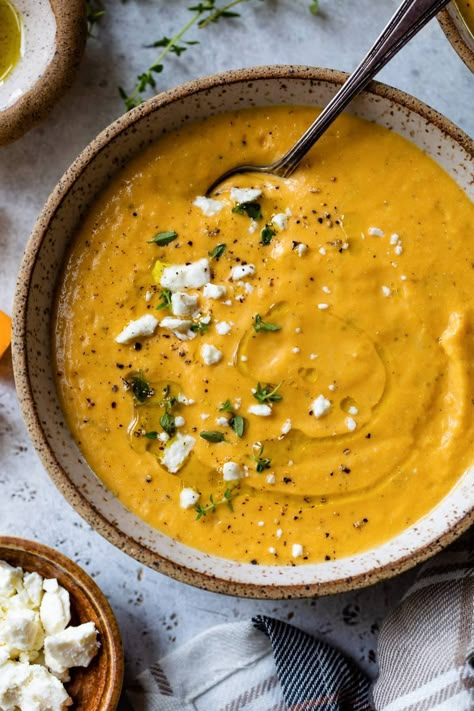 Roasted Butternut Squash Feta Soup - Skinnytaste Butternut Squash Feta, Roasted Feta, Feta Soup, Roast Butternut Squash, Vegan Paleo Recipes, Lunch Appetizers, Skinny Taste Recipes, Dinner Appetizers, Squash Soup