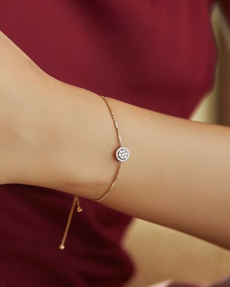 Minimal Gold Bracelet Design, Minimal Diamond Bracelet, Classy Diamond Rings, Delicate Gold Bracelet Classy, Gold Bracelet For Women Design, Gold Jewelry Fashion Ring, Elegant Jewelry Classy, Diamond Bracelets Women, Gold Bracelet For Women Classy