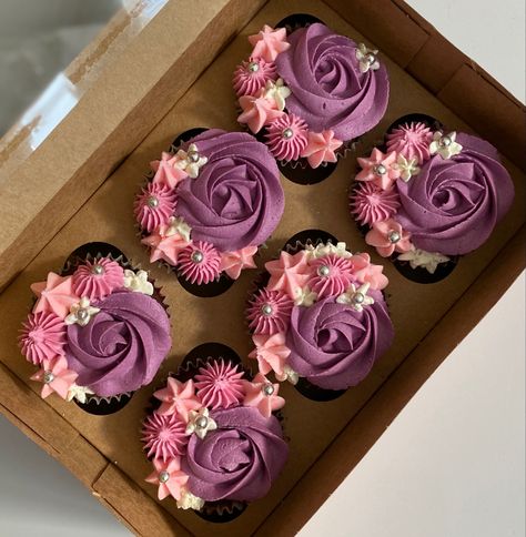 Pink And Purple Cupcake Ideas, Purple Cupcakes Ideas, Pink Cupcake Ideas, Birthday Cupcake Decorating Ideas, Pink And Purple Cupcakes, Girly Cupcakes, Halloween Cupcakes Decoration, Peach Cupcakes, Fashion Cupcakes