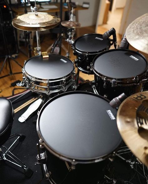 Explore 17 of the best drum kits for the studio, stage and bedroom from Ludwig, Pearl, Tama, DW and more Kite Making Ideas For Competition, Kite Making Ideas, Drums Wallpaper, Acoustic Drum Set, Drums Studio, Drum Room, Kite Making, Best Drums, Drums Sheet