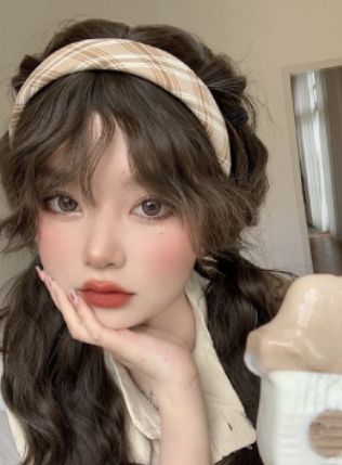 Weibo Girl, Medium Long Haircuts, Uzzlang Girl, Beauty Makeup Tips, Hair Reference, Long Hair Cuts, Medium Length Hair Cuts, Pretty Makeup, Aesthetic Hair