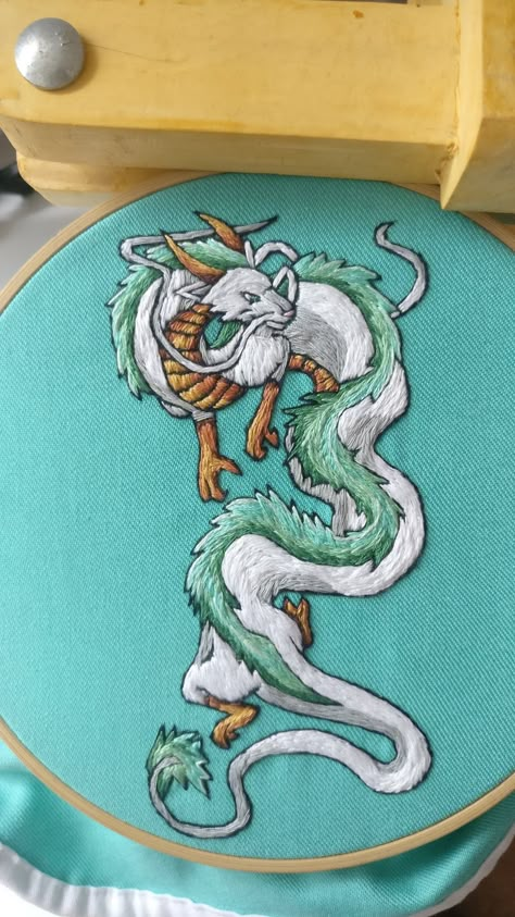 Chinese Dragon Embroidery Pattern, Haku Embroidery, Dragon Embroidery Pattern, Embroidery Gift Ideas, Fantasy Embroidery, Embroidery Jeans Diy, Embroidered Dragon, Dragon Embroidery, Clothes Embroidery Diy