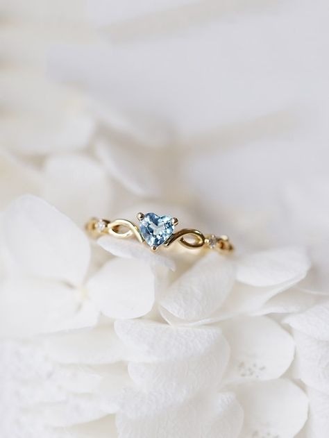 Romantic Birthday Gifts, Crystal Engagement Rings, Princess Diamond Ring, Romantic Birthday, Zierlicher Ring, K Fashion, Finger Rings, Elegant Ring, Rings Simple